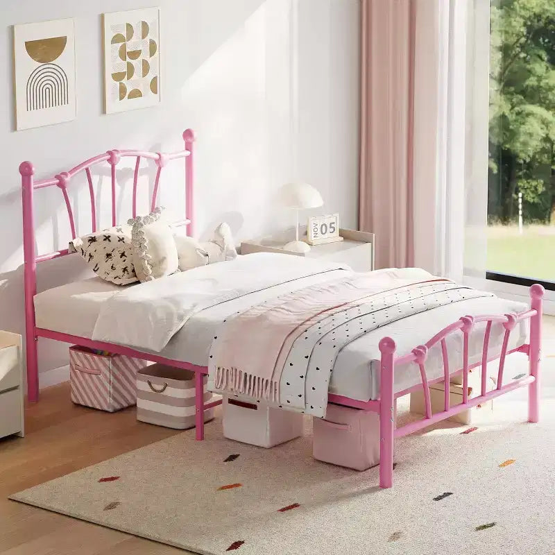 Cadre de lit plateforme en métal, taille double, avec tête de lit en forme de cœur, cadre robuste et silencieux pour enfants et adolescents, aucun sommier tapissier requis