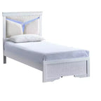 Lit capitonné simple avec tête de lit lumineuse à LED Lorana en bois blanc étincelant de Passion Furniture
