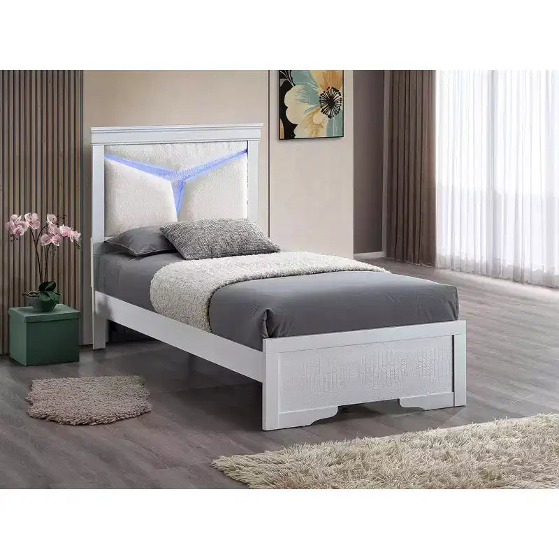 Lit capitonné simple avec tête de lit lumineuse à LED Lorana en bois blanc étincelant de Passion Furniture