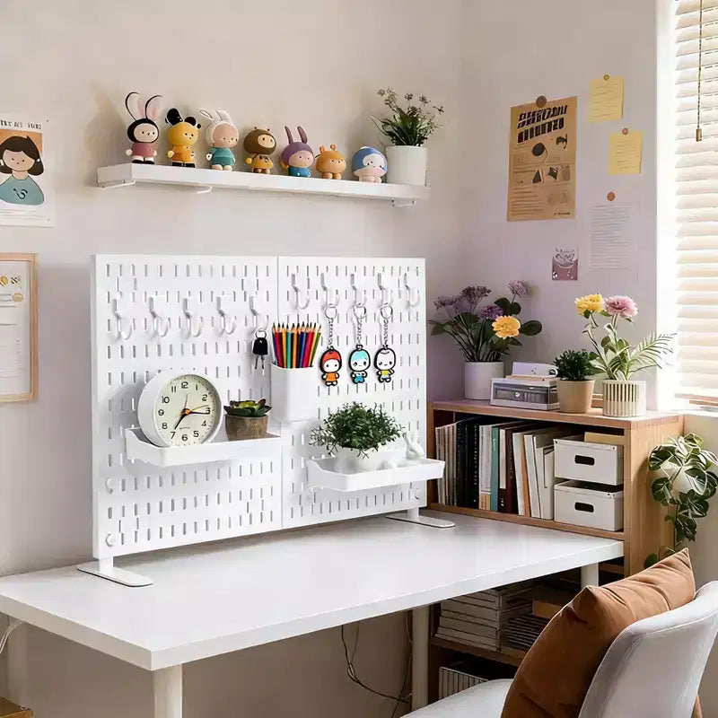 Présentoir de table à chevilles avec 10 crochets et 2 plateaux, sans perçage, panneau perforé portable autonome en plastique pour vendeurs, bureau, maison, dortoir, appartement