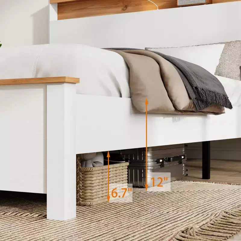 Lit plateforme grand lit/très grand lit avec tête de lit de rangement, cadre de lit plateforme en bois rustique avec station de recharge, blanc antique
