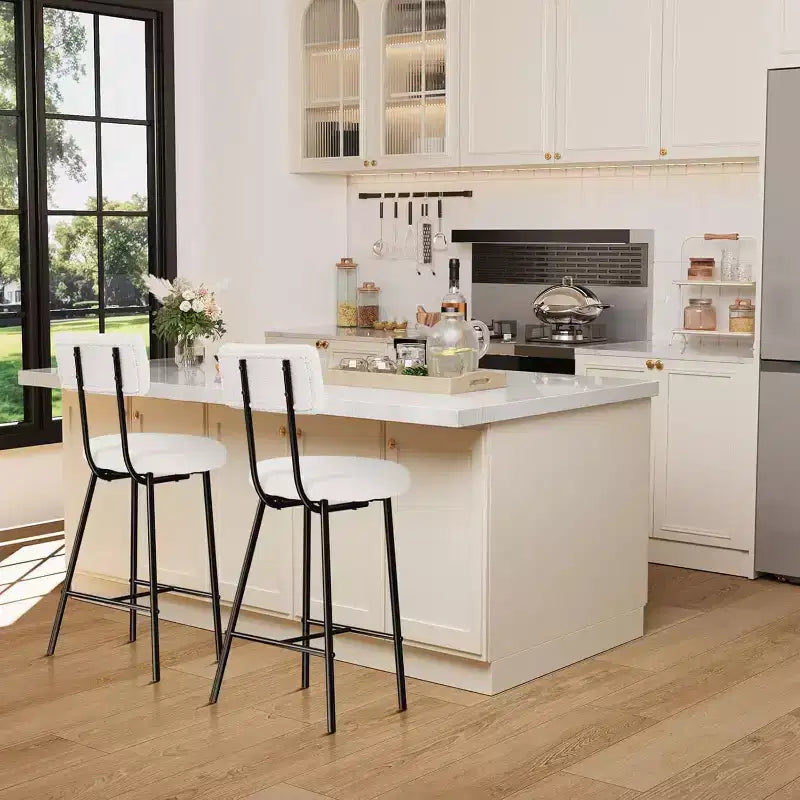 Tabourets de bar Boucle, Chaises de bar hauteur comptoir 24 po avec dossier et repose-pieds, Tabourets ronds rembourrés modernes pour îlot de cuisine, café, beige