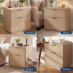 Table de chevet cannelée de 58,4 cm, 2 tiroirs en bois avec station de recharge, poignée en métal et profil incurvé, table d'appoint moderne pour chambre/salon