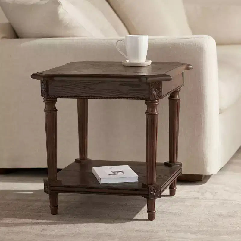 Table d'appoint carrée Regency Hill Pullman 22" en bois de noyer vieilli