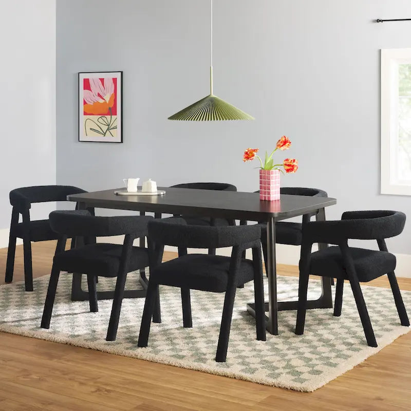 Table de salle à manger en bois massif avec chaises entièrement rembourrées