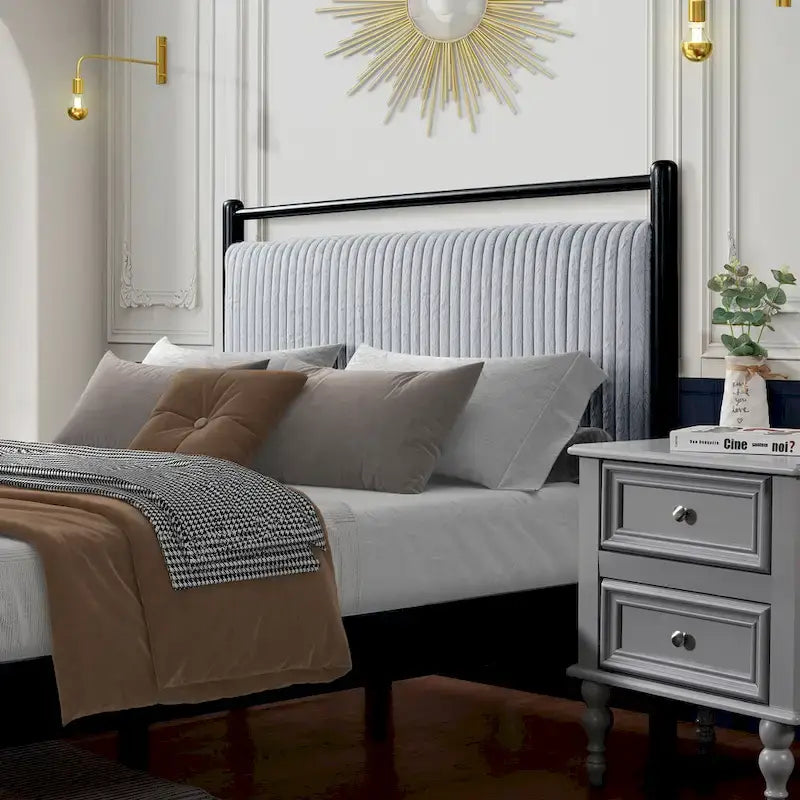 Christopher Knight Home Lit plateforme double en bois avec tête de lit moelleuse