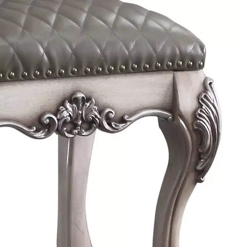 Fauteuil d'appoint Dresden 21" en PU blanc os vieilli - Acme Furniture : Élégant tabouret de coiffeuse, sans accoudoirs, revêtement en cuir