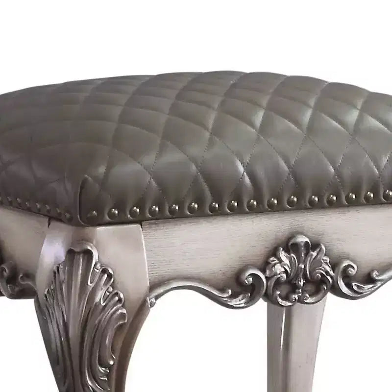 Fauteuil d'appoint Dresden 21" en PU blanc os vieilli - Acme Furniture : Élégant tabouret de coiffeuse, sans accoudoirs, revêtement en cuir