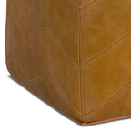 Pouffe carré Gerty de WyndenHall, marron : Cuir véritable à chevrons, aucun assemblage requis, assise rembourrée