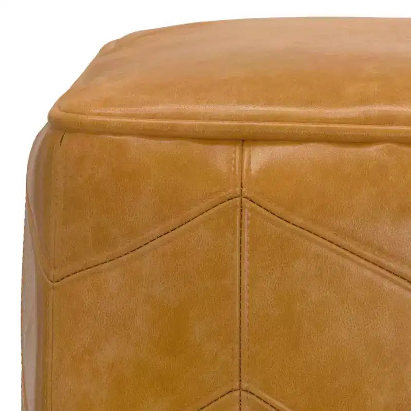 Pouffe carré Gerty de WyndenHall, marron : Cuir véritable à chevrons, aucun assemblage requis, assise rembourrée