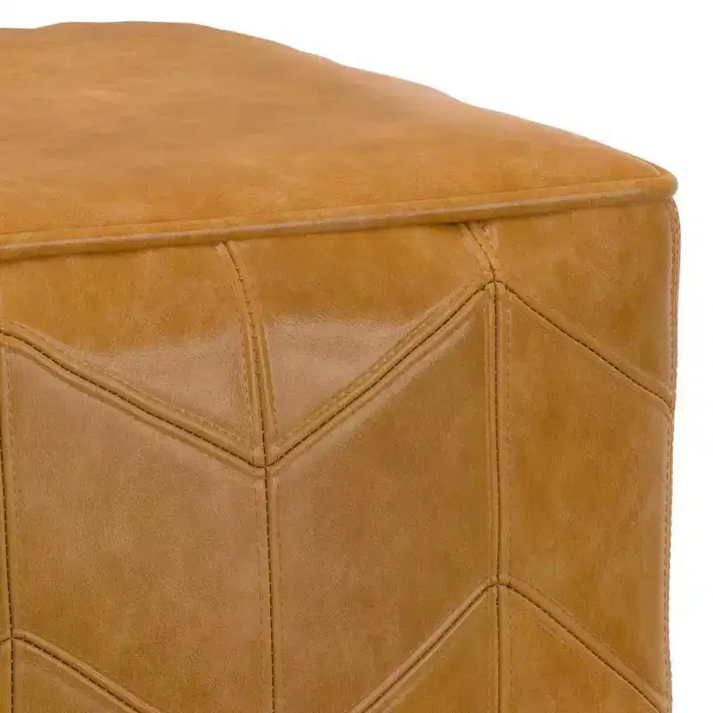 Pouffe carré Gerty de WyndenHall, marron : Cuir véritable à chevrons, aucun assemblage requis, assise rembourrée