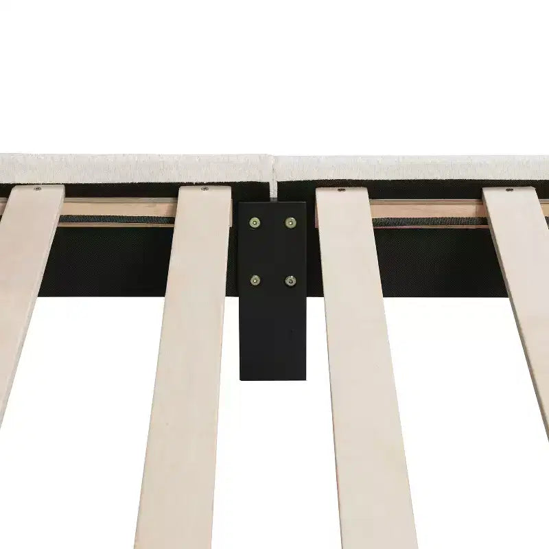 Lit plate-forme moderne Queen Heartwild en tissu bouclé blanc avec clous et tapissé, magasin ouvert 24h/24, 7j/7 : polyester, cadre en bois, sommier tapissier non requis