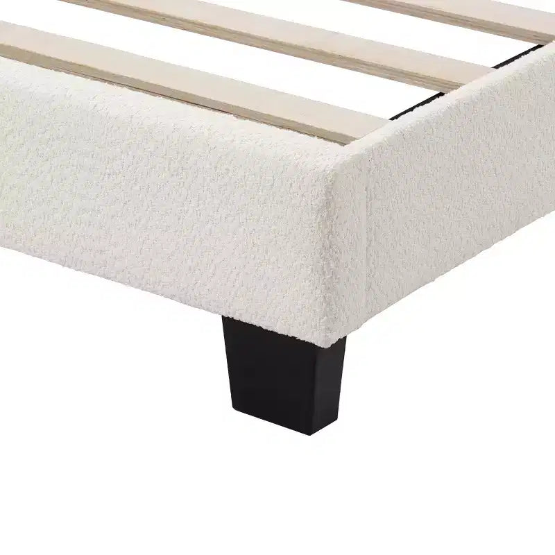 Lit plate-forme moderne Queen Heartwild en tissu bouclé blanc avec clous et tapissé, magasin ouvert 24h/24, 7j/7 : polyester, cadre en bois, sommier tapissier non requis