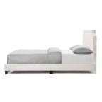 Lit plate-forme moderne Queen Heartwild en tissu bouclé blanc avec clous et tapissé, magasin ouvert 24h/24, 7j/7 : polyester, cadre en bois, sommier tapissier non requis
