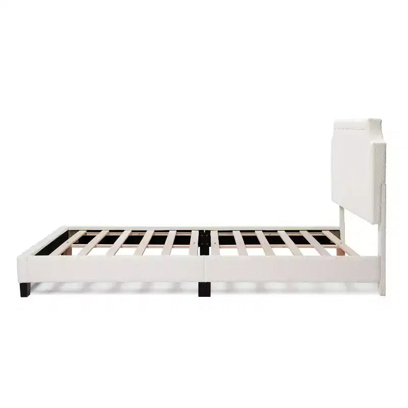 Lit plate-forme moderne Queen Heartwild en tissu bouclé blanc avec clous et tapissé, magasin ouvert 24h/24, 7j/7 : polyester, cadre en bois, sommier tapissier non requis