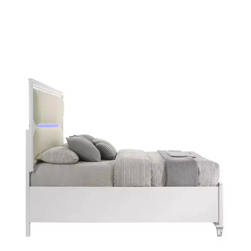 Lit Queen 162 cm Tarian Boucle Blanc Perle - Acme Furniture : Tête de lit LED, Pied de lit de rangement