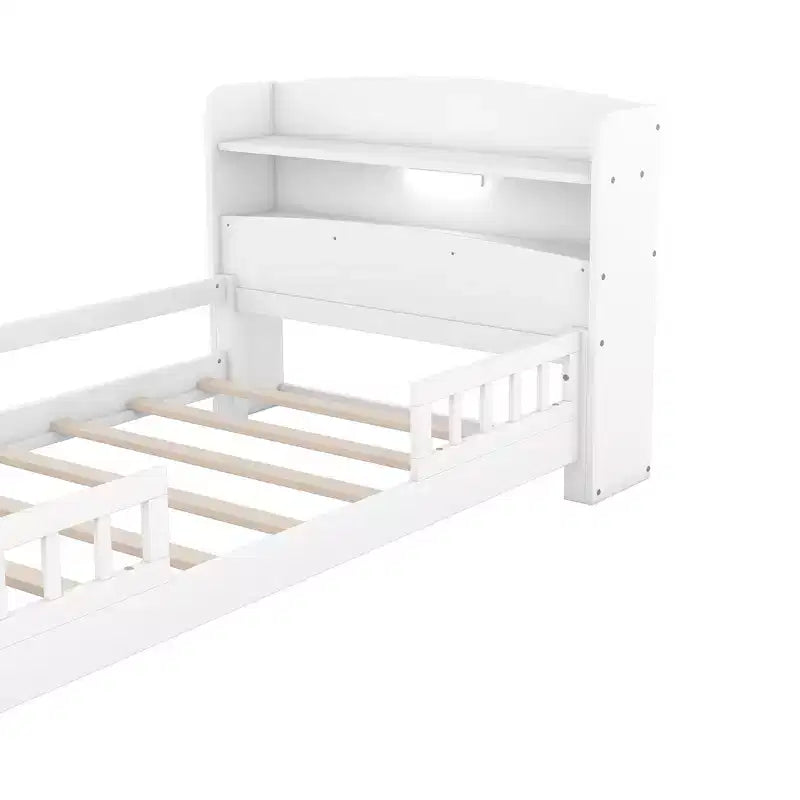Lit plateforme en bois avec lumières LED intégrées, tête de lit de rangement et barrières de sécurité - ModernLuxe