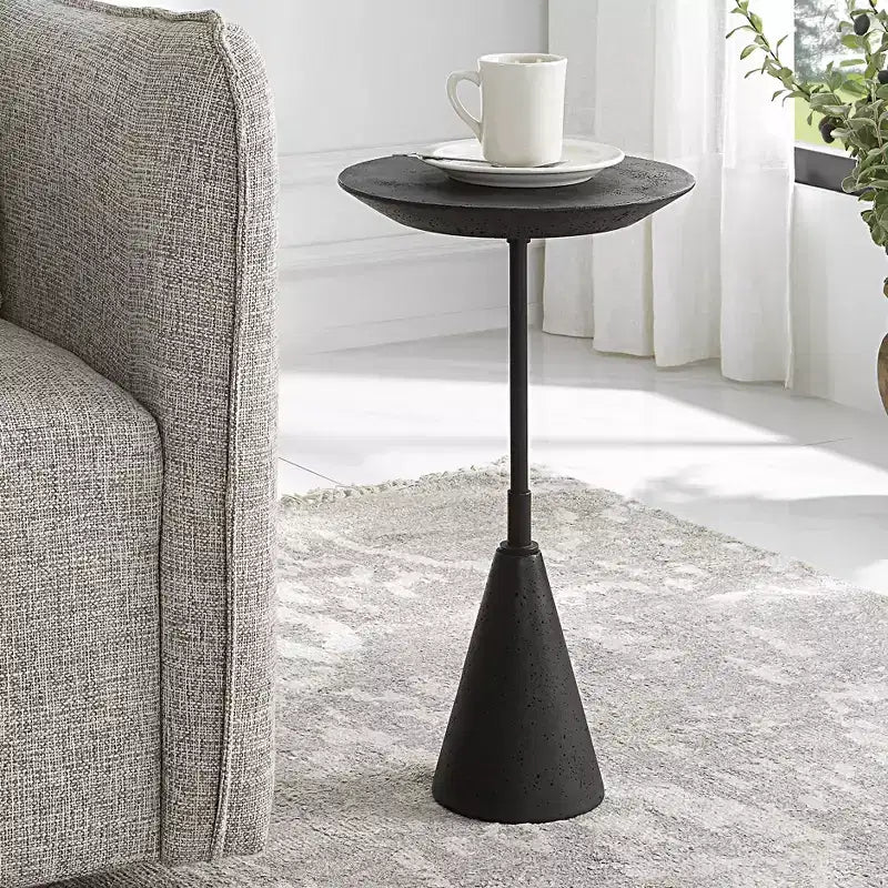 Table d'appoint ronde Uttermost Midnight en pierre noire de 12 1/2 po de large