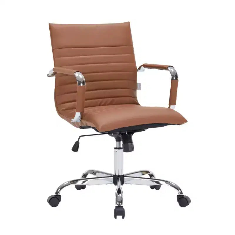 Chaise de bureau LeisureMod Harris dossier mi-hauteur, revêtement en cuir avec pivot, inclinaison et base chromée, siège de bureau moderne pour bureau à domicile ou salle de conférence