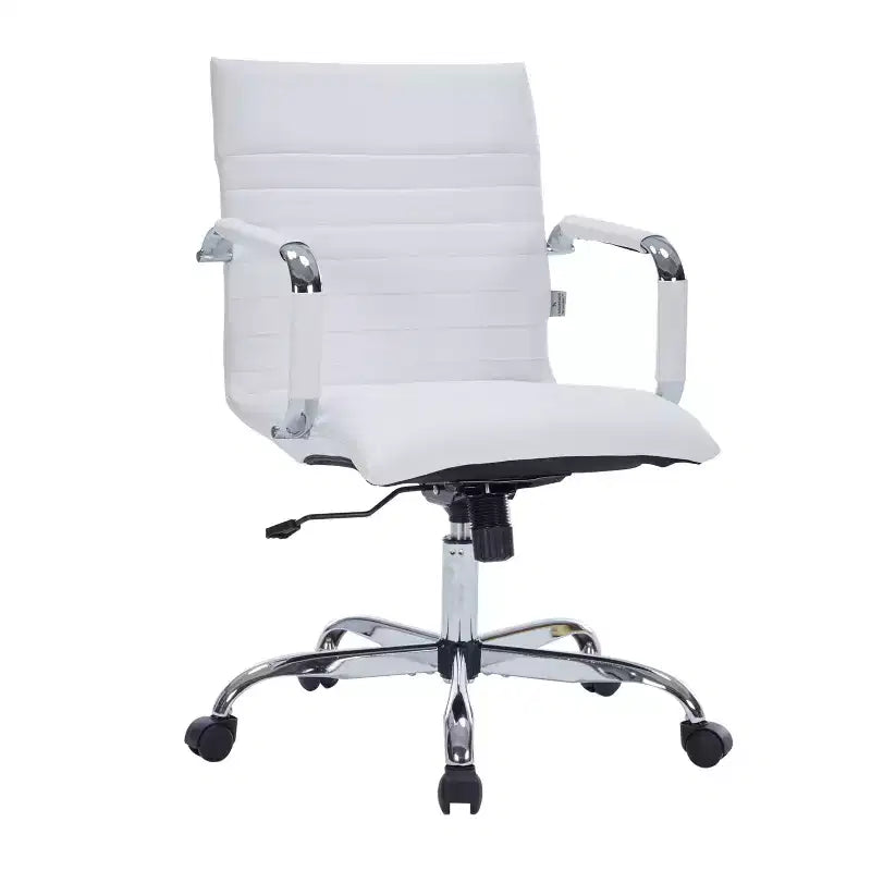 Chaise de bureau LeisureMod Harris dossier mi-hauteur, revêtement en cuir avec pivot, inclinaison et base chromée, siège de bureau moderne pour bureau à domicile ou salle de conférence