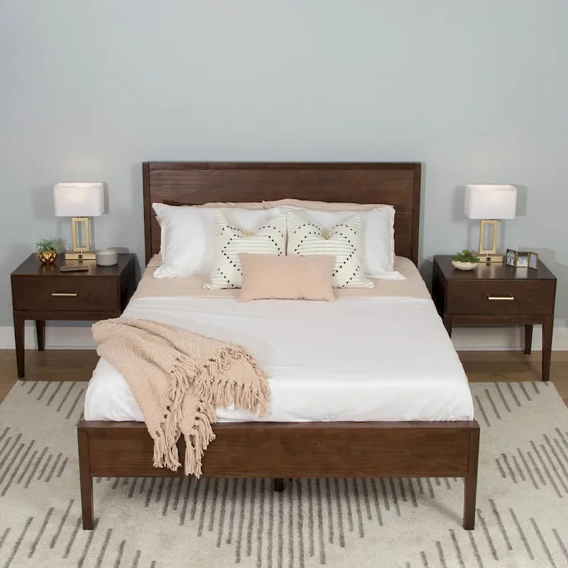 Ensemble de chambre à coucher 3 pièces « Plank and Beam » format grand lit avec 2 tables de chevet